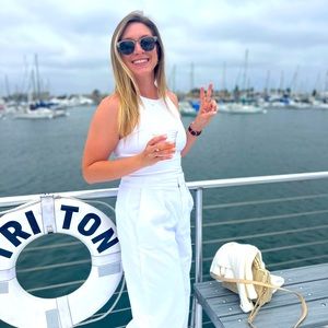 Meet your Posher, Caitlin